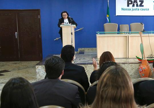 Desa. Vera Araújo em discurso no lançamento da 3ª fase da campanha "Paz Nossa Justa Causa" (Foto: TJPA)